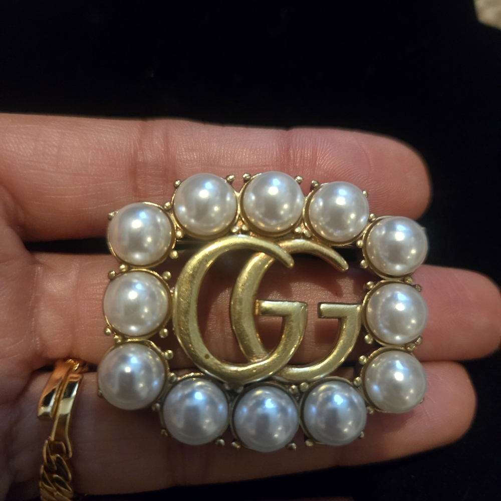 Gold and Pearl Women's Brooch - Picture 3 of 8